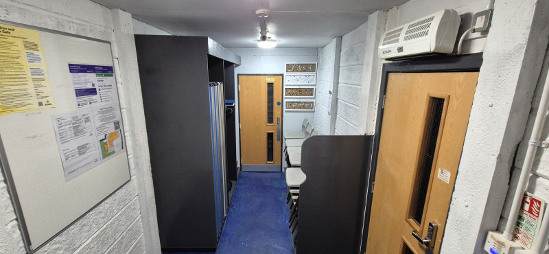 Entrance Lobby (40 chairs/ 8 tables)