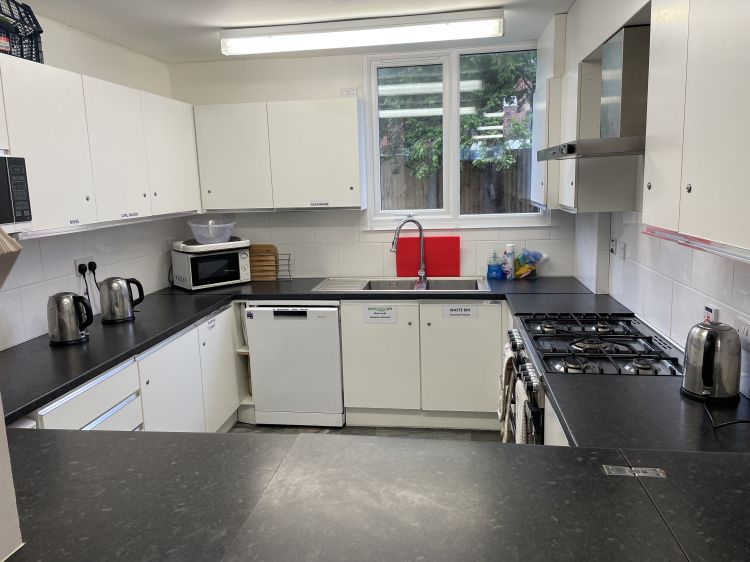 Kitchen with large range of appliances (St Joseph’s, Cheriton)