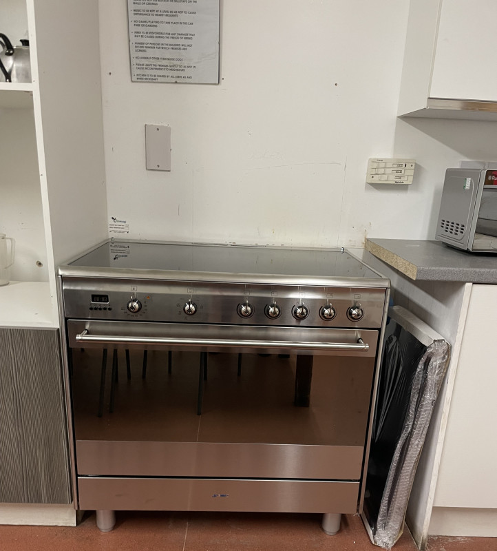 Main Hall Range Cooker