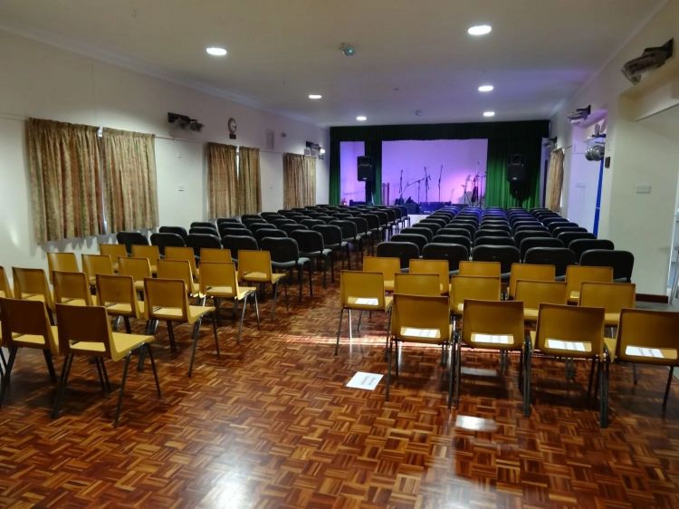 Main hall - seating up to 100
