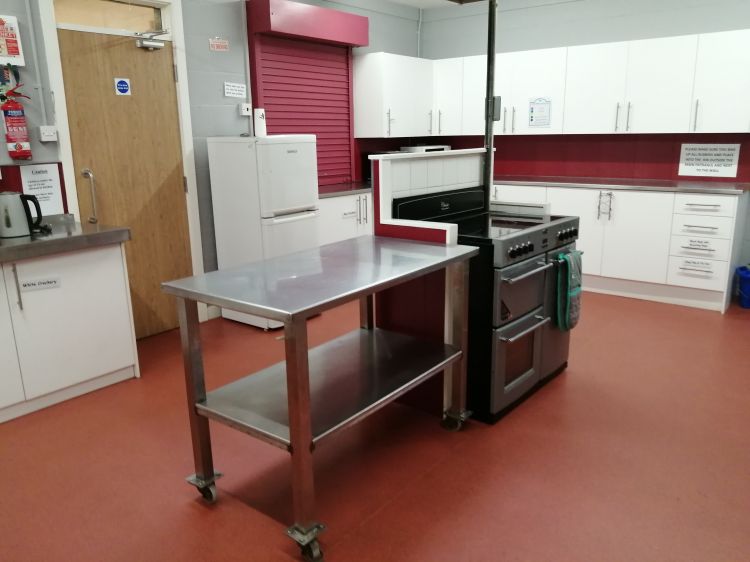 Kitchen - large and well equipped